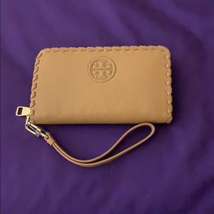 Rarely used Tory Burch wristlet